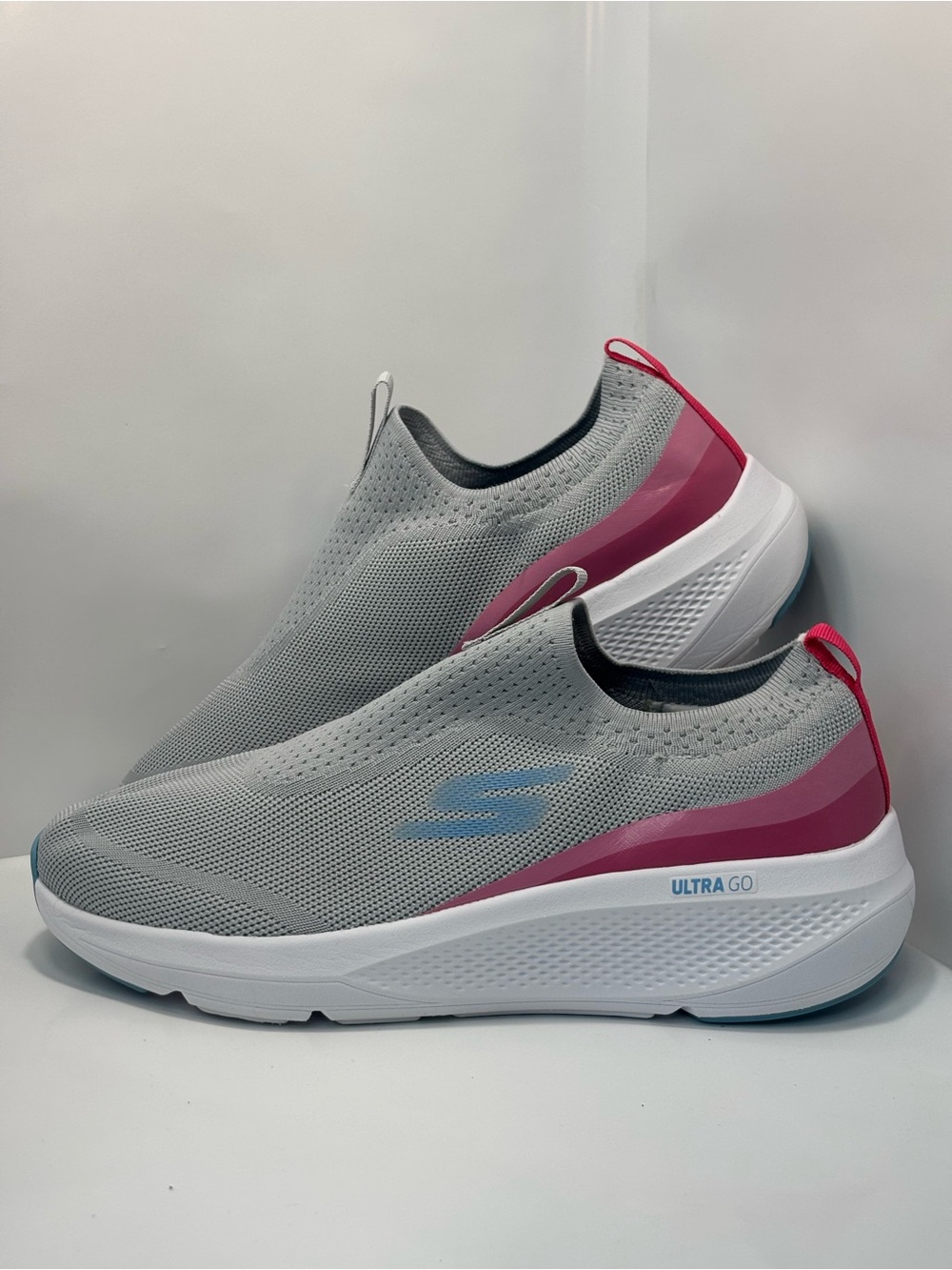 Skechers Women's Size 11 Go Run Elevate Hot Streak Slip-on Grey/Pink/Blue Active